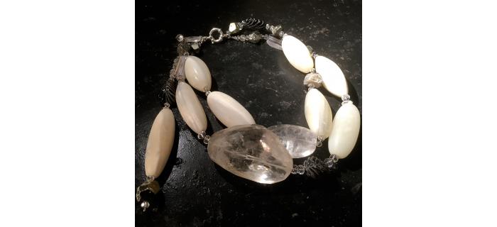 Necklace Unique Piece "Pure Rock" Antic white agate, pyrite, rock crystal